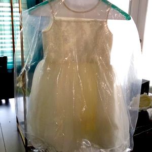 Flower girl dress David’s Bridals-Ivory